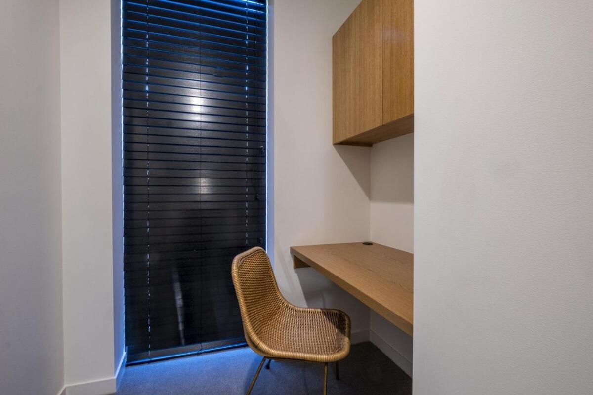 Premium 3bed With Gated 2 Car Parks Christchurch