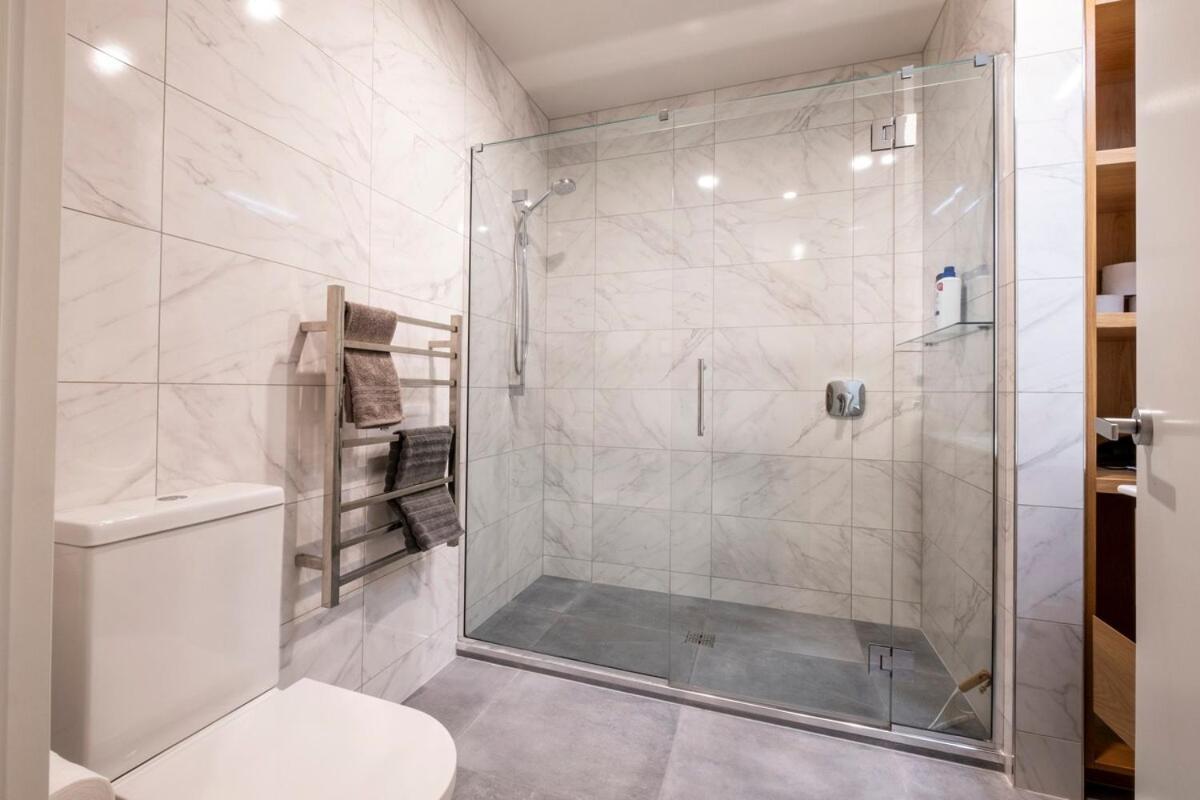 Apartment Premium 3bed With Gated 2 Car Parks